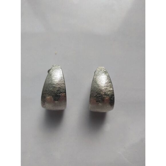Vintage Silver Textured Wide Half Hoop Clip On Earrings - Picture 1 of 6